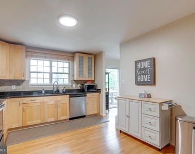 10535 Brevity Drive - Photo Thumbnail 12