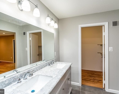 3134 Delburne Court - Photo Thumbnail 14