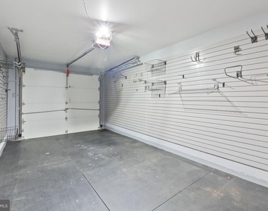 1805 Ingemar Court - Photo Thumbnail 14