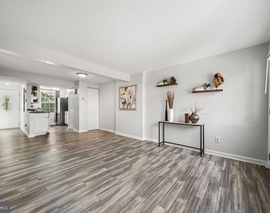 8607 Kenosha Court - Photo Thumbnail 10