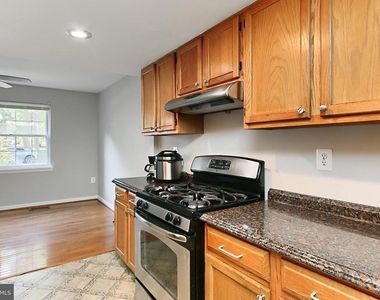 7844 Snead Lane - Photo Thumbnail 10