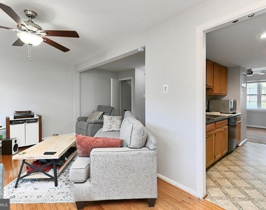 7844 Snead Lane - Photo Thumbnail 12