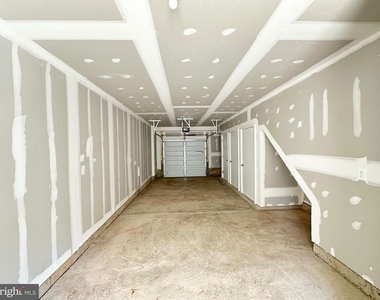 2081 Tysons Ridgeline Road - Photo Thumbnail 12