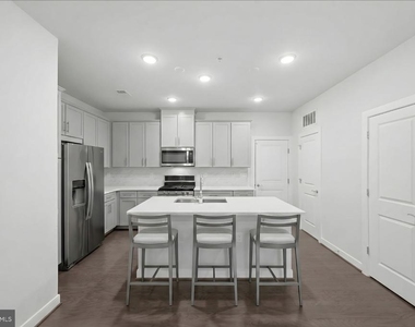 13334 Arrowbrook Centre Drive - Photo Thumbnail 2
