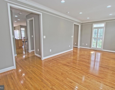 4083 Walnut Cove Circle - Photo Thumbnail 3