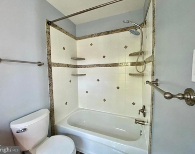 12284 Wye Oak Commons Circle - Photo Thumbnail 9