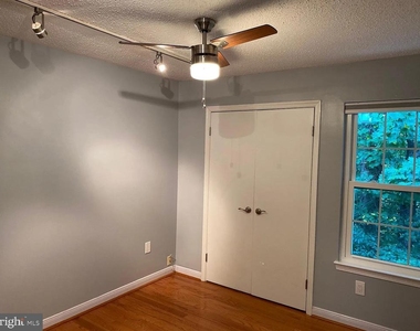 12284 Wye Oak Commons Circle - Photo Thumbnail 12