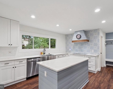 1291 Mason Mill Court - Photo Thumbnail 7