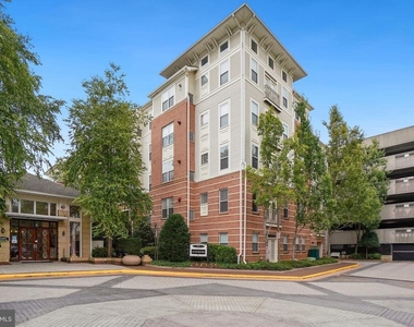 9486 Virginia Center Boulevard - Photo Thumbnail 1