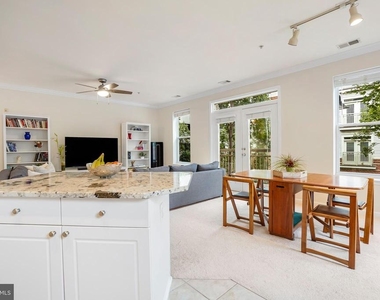 9486 Virginia Center Boulevard - Photo Thumbnail 4