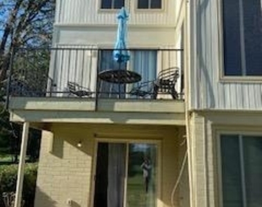 1823 N Shore Court - Photo Thumbnail 5