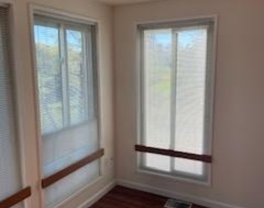 1823 N Shore Court - Photo Thumbnail 37