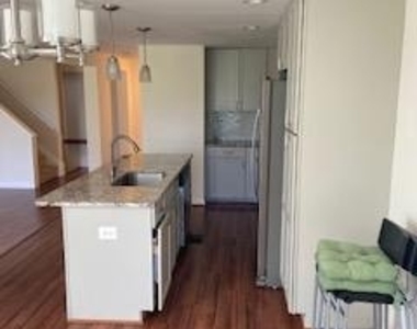 1823 N Shore Court - Photo Thumbnail 12