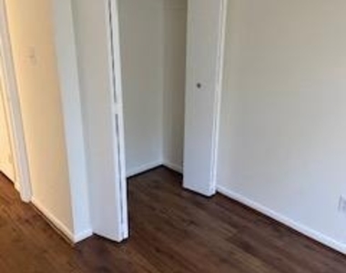 1823 N Shore Court - Photo Thumbnail 47