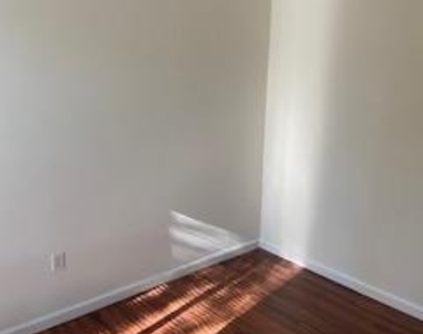 1823 N Shore Court - Photo Thumbnail 29
