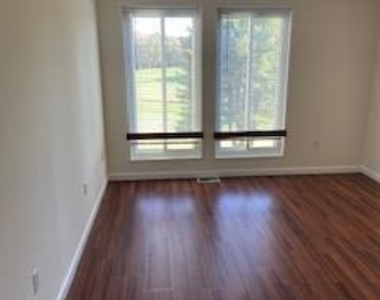 1823 N Shore Court - Photo Thumbnail 32