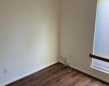 1823 N Shore Court - Photo Thumbnail 48