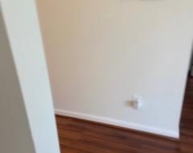 1823 N Shore Court - Photo Thumbnail 10