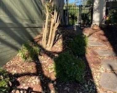 1823 N Shore Court - Photo Thumbnail 6