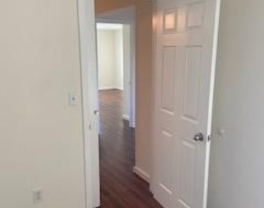 1823 N Shore Court - Photo Thumbnail 31