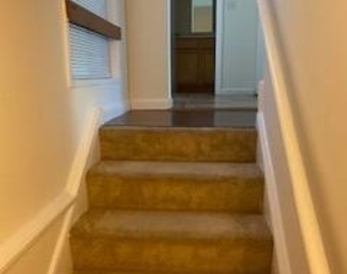 1823 N Shore Court - Photo Thumbnail 19