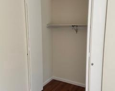 1823 N Shore Court - Photo Thumbnail 30