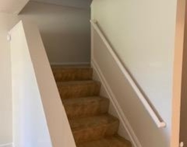 1823 N Shore Court - Photo Thumbnail 16
