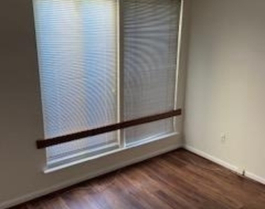1823 N Shore Court - Photo Thumbnail 50