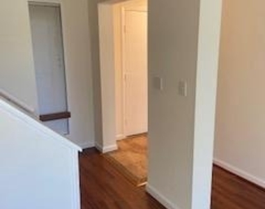 1823 N Shore Court - Photo Thumbnail 9