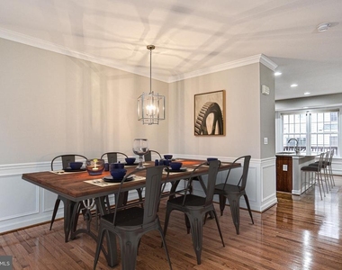 4654 Hummingbird Lane - Photo Thumbnail 7