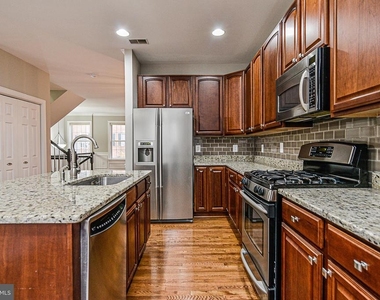 4654 Hummingbird Lane - Photo Thumbnail 12
