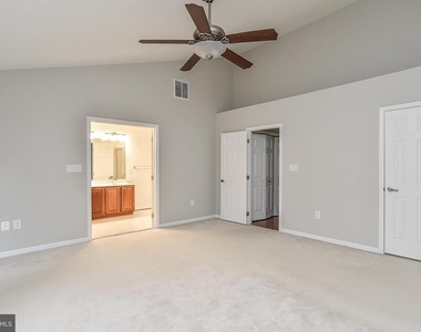 4654 Hummingbird Lane - Photo Thumbnail 24