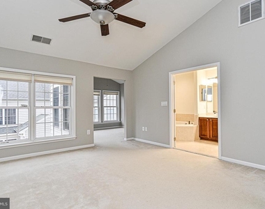 4654 Hummingbird Lane - Photo Thumbnail 23