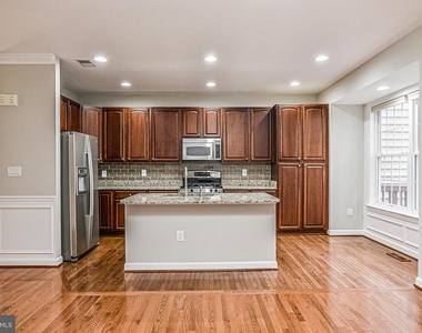 4654 Hummingbird Lane - Photo Thumbnail 10
