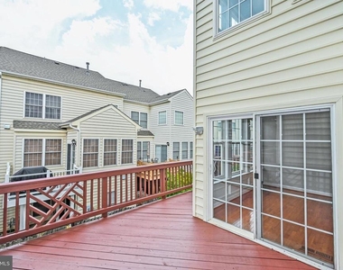 4654 Hummingbird Lane - Photo Thumbnail 18