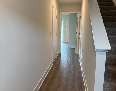 178 Sioux Loop - Photo Thumbnail 4