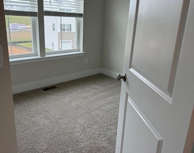 178 Sioux Loop - Photo Thumbnail 11