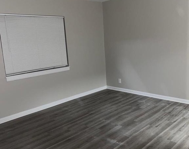 6220 Edsall Road - Photo Thumbnail 8