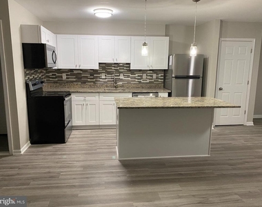 6220 Edsall Road - Photo Thumbnail 6