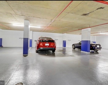 1301 N Courthouse Road - Photo Thumbnail 5
