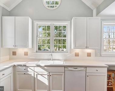 3916 Military Road - Photo Thumbnail 9