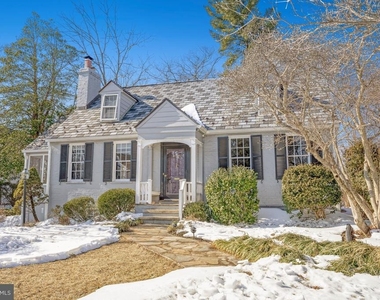3916 Military Road - Photo Thumbnail 3
