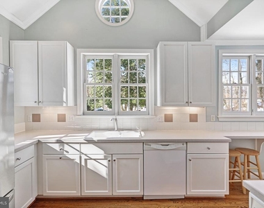 3916 Military Road - Photo Thumbnail 5