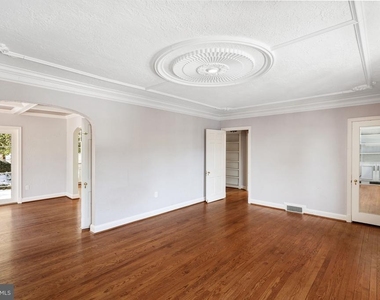 3916 Military Road - Photo Thumbnail 15