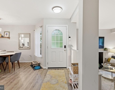 2807 S Woodrow Street - Photo Thumbnail 1