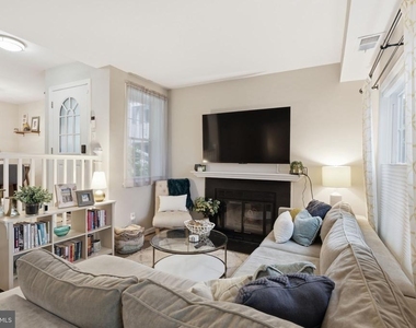2807 S Woodrow Street - Photo Thumbnail 10
