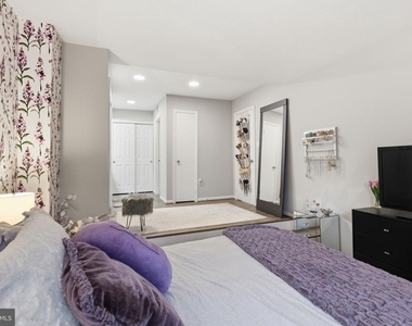 2807 S Woodrow Street - Photo Thumbnail 16