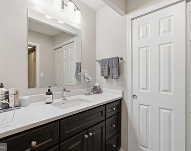 2807 S Woodrow Street - Photo Thumbnail 18