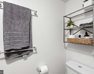2807 S Woodrow Street - Photo Thumbnail 20