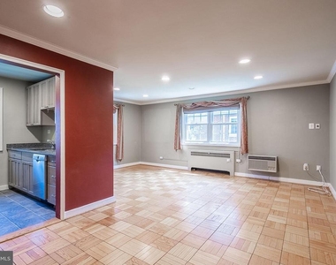 4374 N Pershing Drive - Photo Thumbnail 4